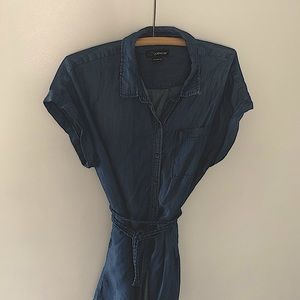 Deep River blue dress totally adjustable size. Airy and comfy this dress buttons